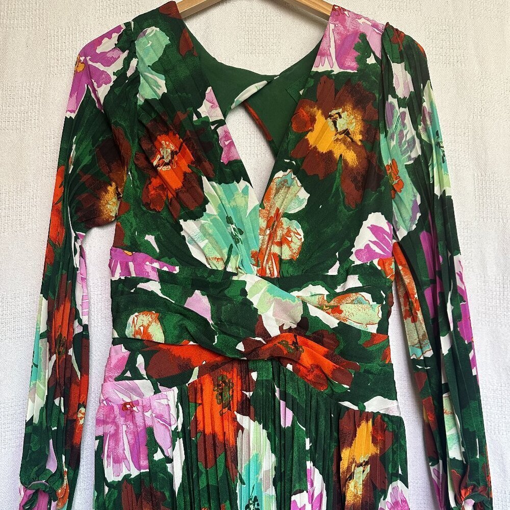 Anthropologie SOLD OUT Pleated V Neck Floral Pleated Dress sz 10 - Picture 3 of 11